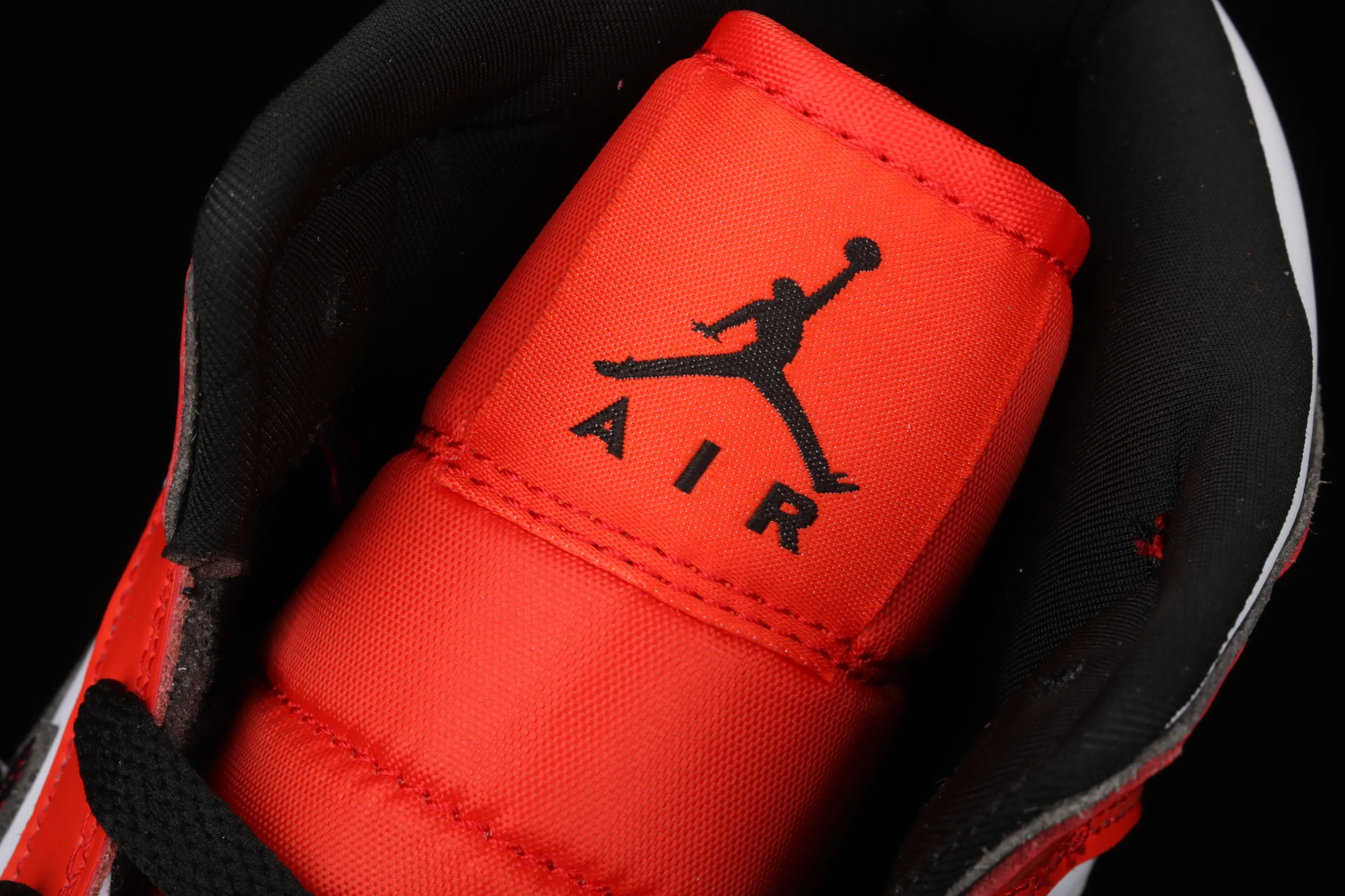 All categories Air Jordan Jordan series basketball shoes Air Jordan 1 Mid Air Jordan 1 Mid AJ1 Joe 1 patent leather orange Zhongbang basketball shoes DD6834-802